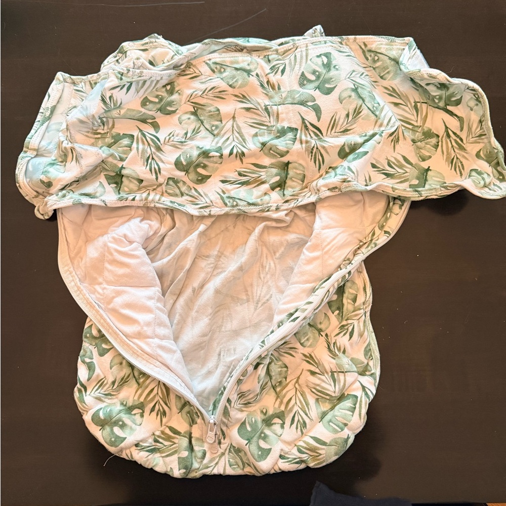 Dreamland Baby Weighted Sleep Swaddle Leaf Print - Picture 4 of 11